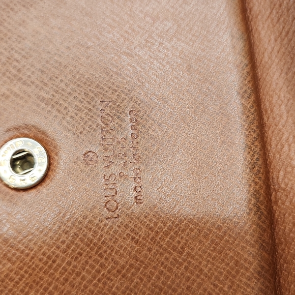 Authentic Louis Vuitton Monogram Sarah Wallet - Picture 13 of 13